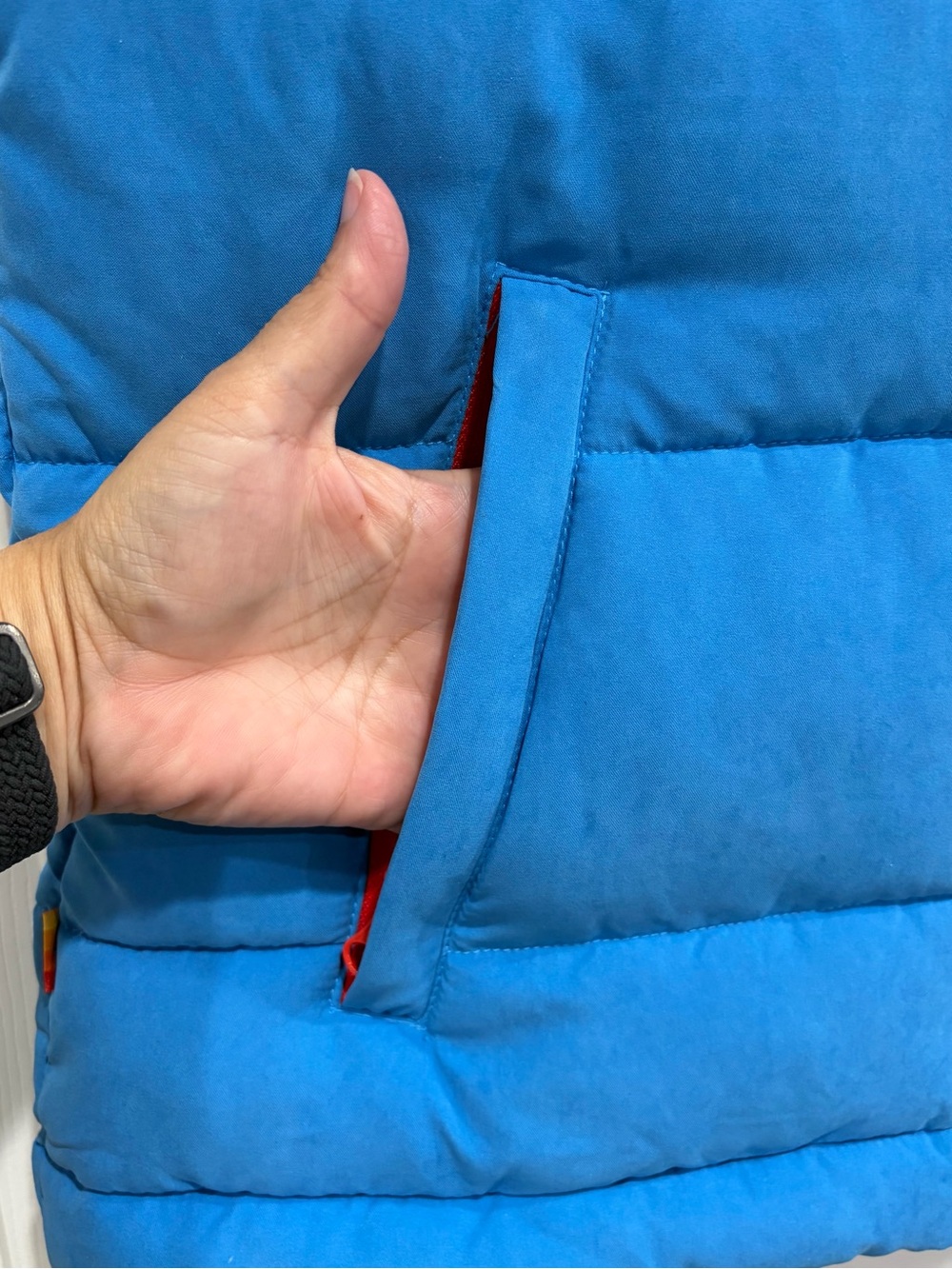 Yo Colorado Women's Large Epic Bluebird Puffer Hooded Vest NWT Blue Red Puff - Picture 6 of 13